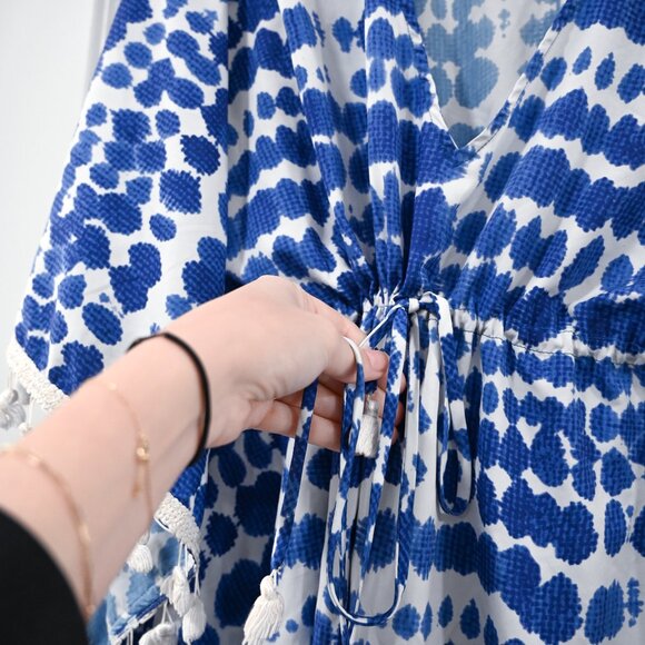Alexis OS Julia Blue White Poncho Kaftan with Tassel - Picture 7 of 8
